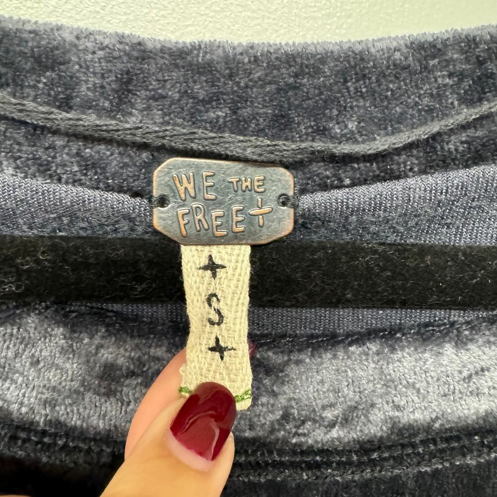 We the Free People Velvet Pullover Sweatshirt Long Sleeve Gray Small Sweater - Picture 4 of 7